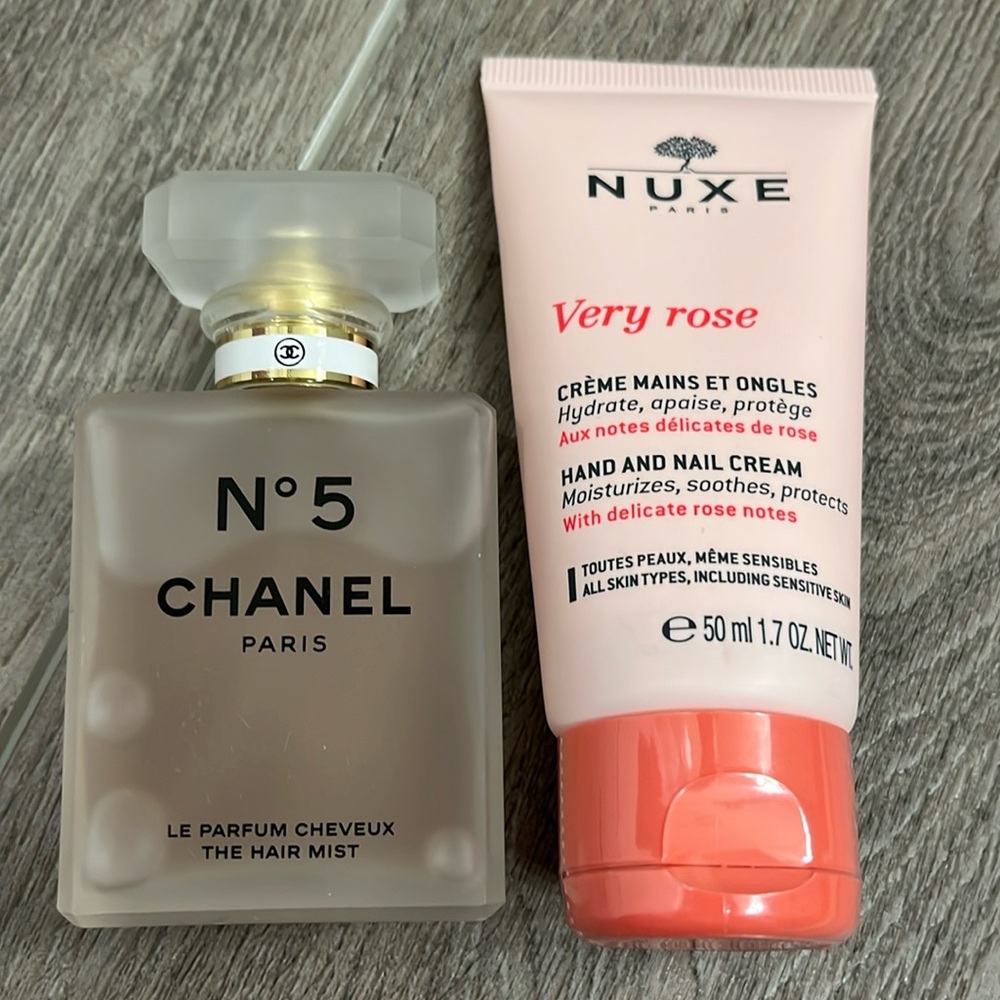 CHANEL No. 5 Hair Mist in Frosted Glass